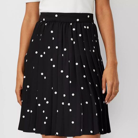 Ann Taylor Knife Pleat Polka Dot Skirt Size 12 NWT - Picture 7 of 7